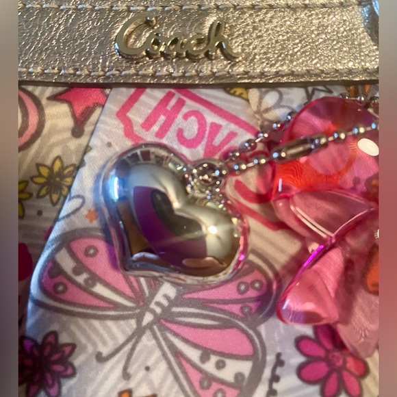 Coach EUC 1941 wristlet. Detachable Strap Clean! Pink Interior - Picture 3 of 10